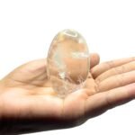 Sphathik Lingam 2 Inches 91 Grams