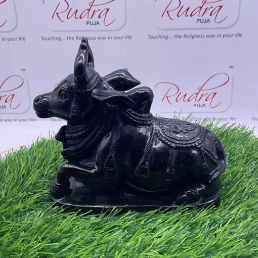 Black Jade Nandi 5.75 Inches 1698 Grams