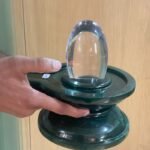 Sphatik Lingam With Greem Jade Base 4390 Gm
