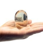 Sphathik Lingam 2 Inches 98 Grams